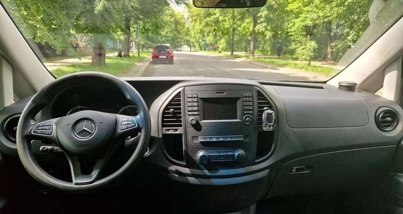 Mercedes-Benz Vito cena 91300 przebieg: 254000, rok produkcji 2017 z Kraków małe 46